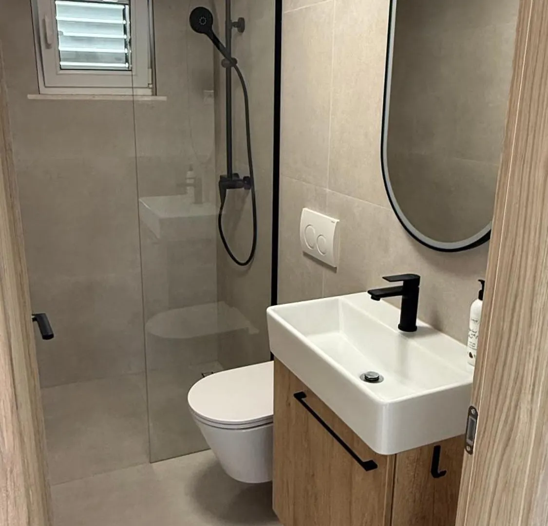 Apartments Petar - Parking And Seaview Trogir 0*,