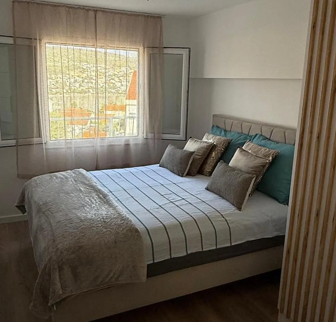 Apartments Petar - Parking And Seaview Trogir 0*,  Croatia