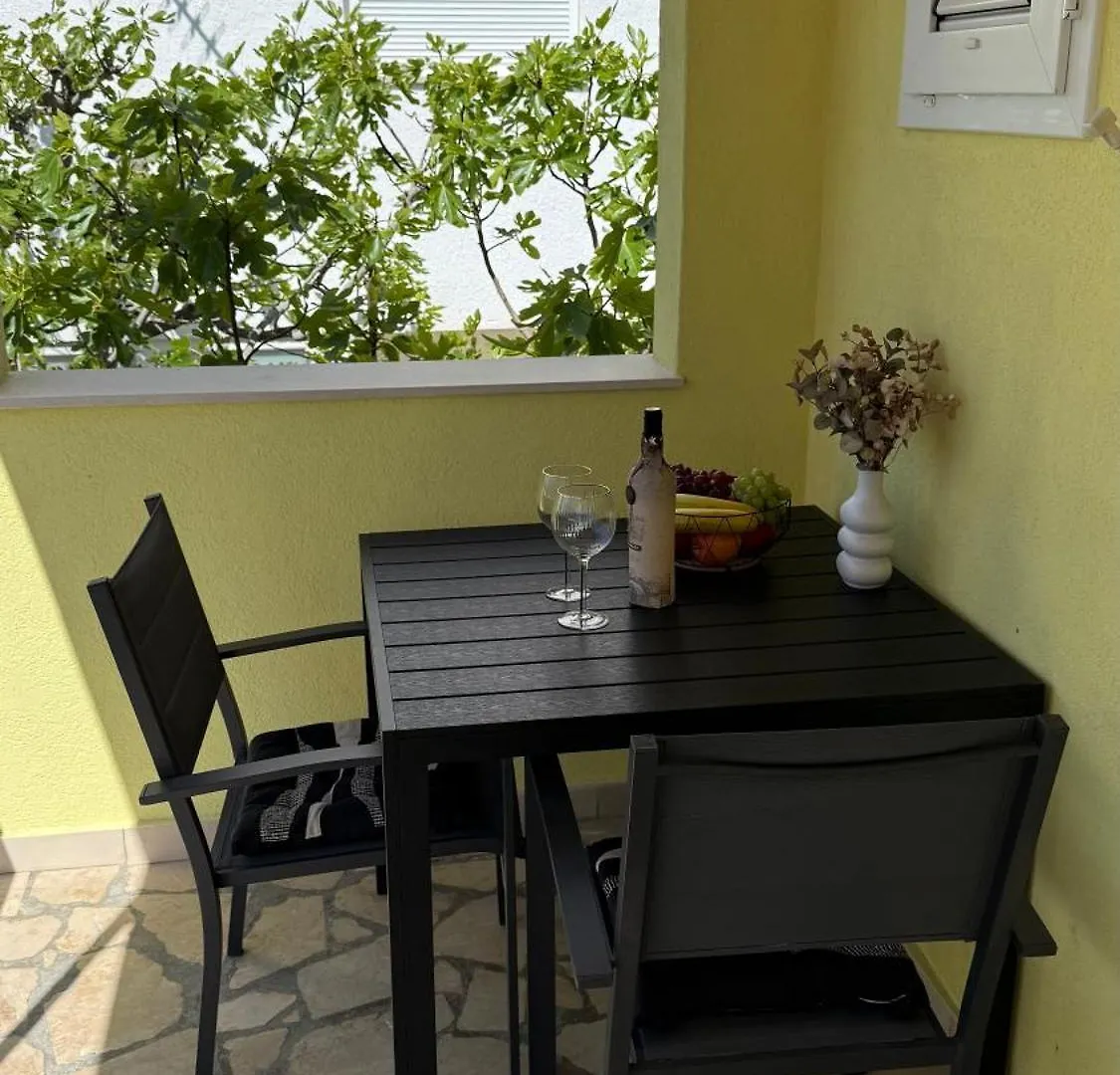 Apartments Petar - Parking And Seaview Trogir 0*,