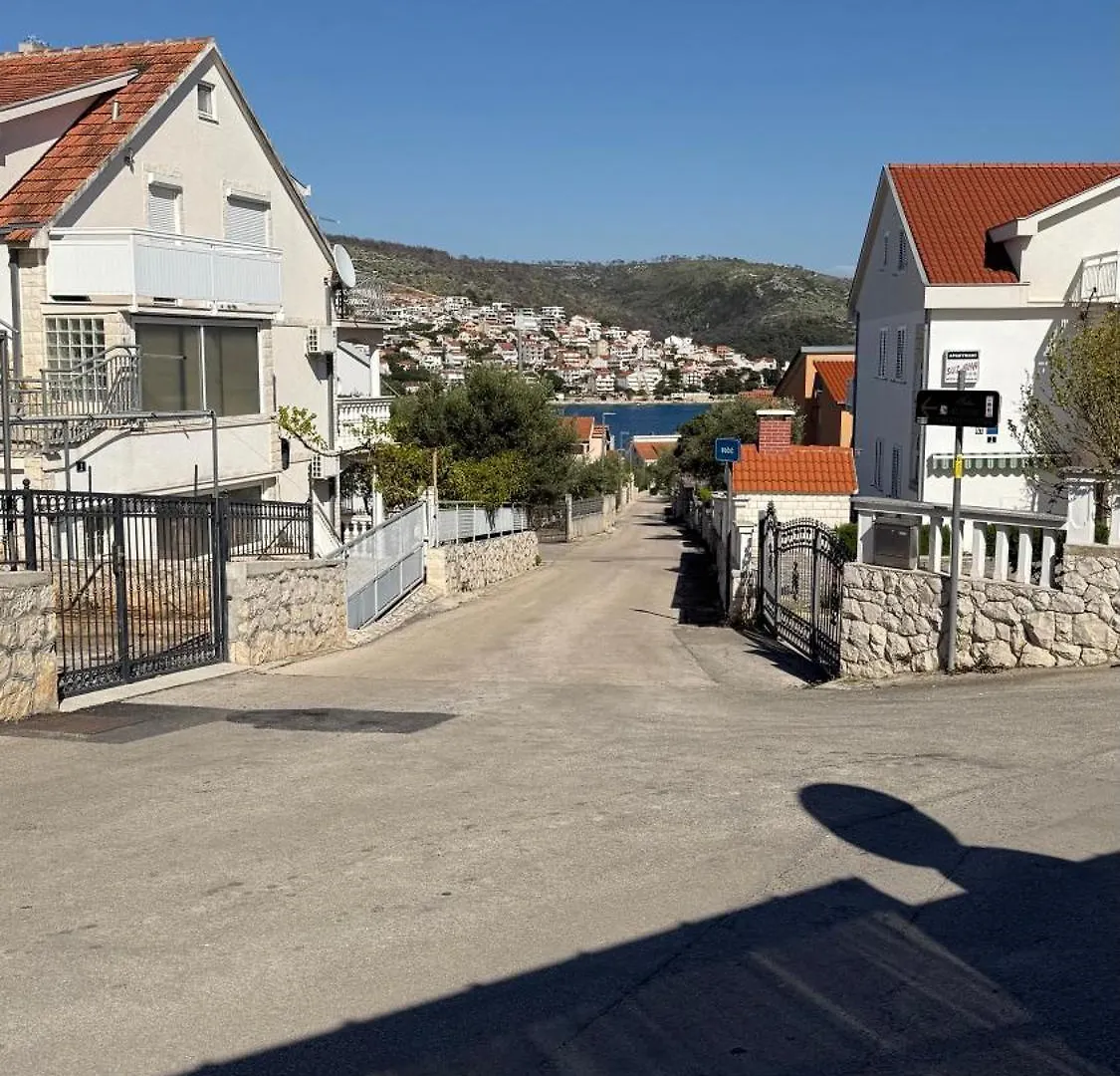 Apartments Petar - Parking And Seaview Trogir Croatia