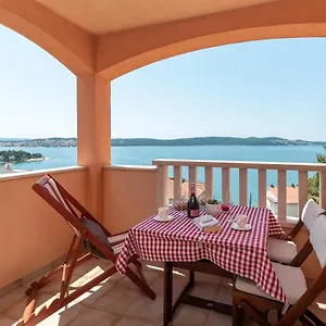 Lägenhet Tonina, Trogir