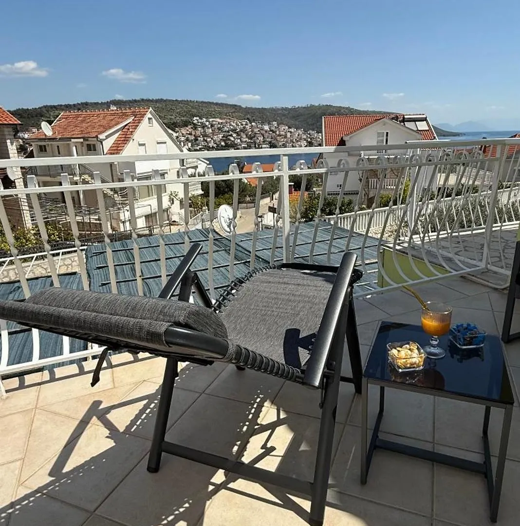 Apartments Petar - Parking And Seaview Trogir