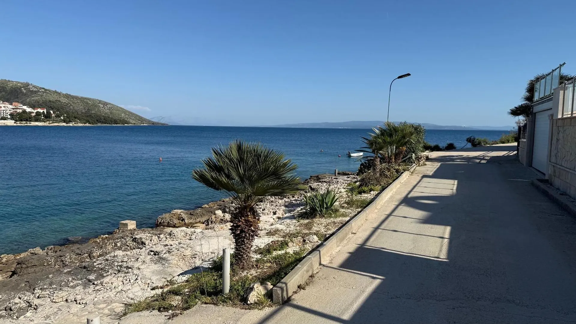 Apartments Petar - Parking And Seaview Trogir 0*,  Croácia