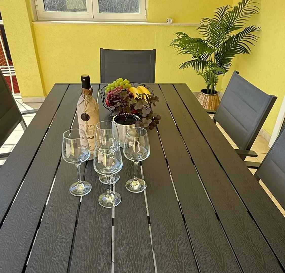 Apartments Petar - Parking And Seaview Trogir 0*,